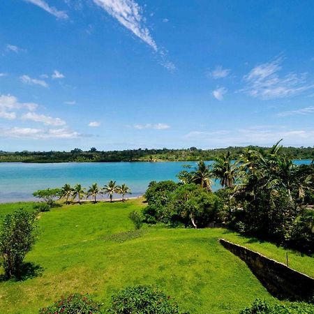 Retreat Seaside Hostel Port Vila Exterior photo