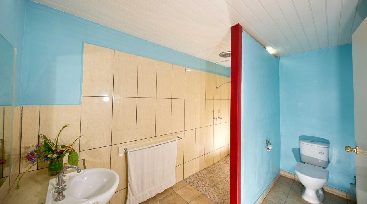 Retreat Seaside Hostel Port Vila Exterior photo