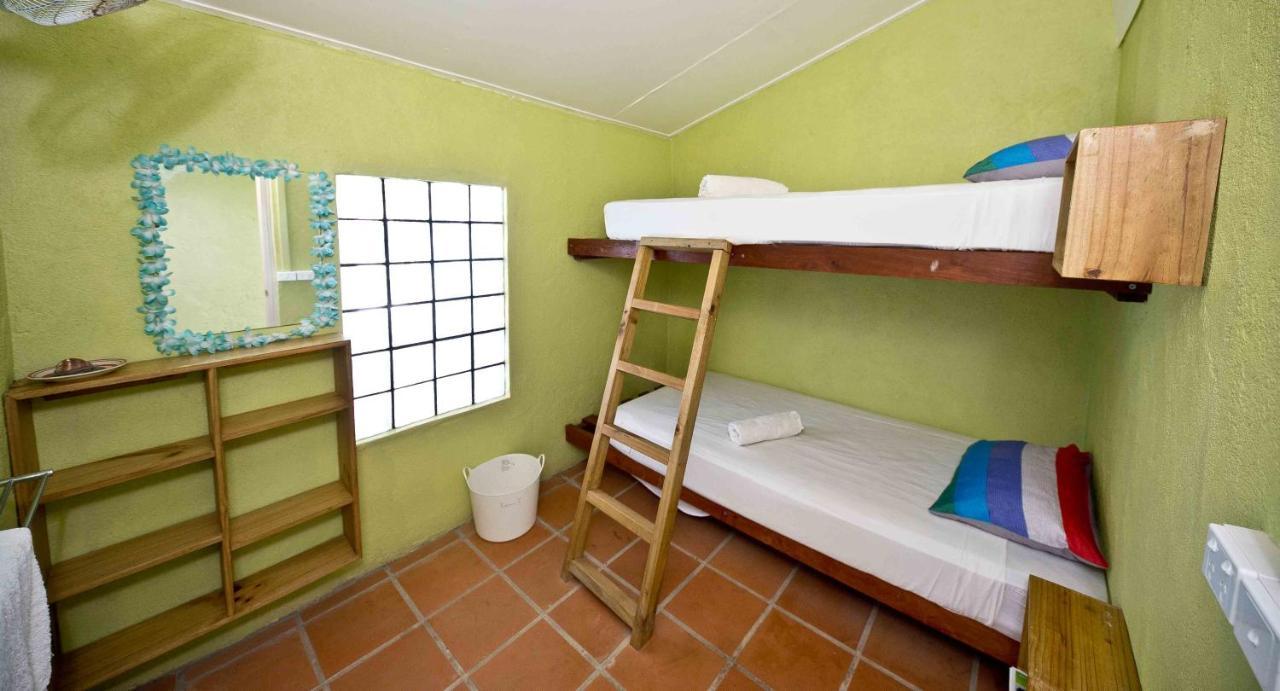 Retreat Seaside Hostel Port Vila Exterior photo
