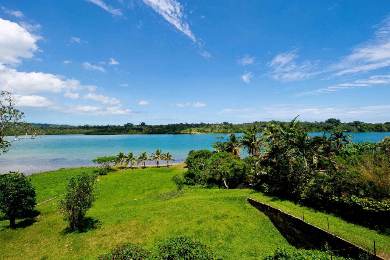 Retreat Seaside Hostel Port Vila Exterior photo