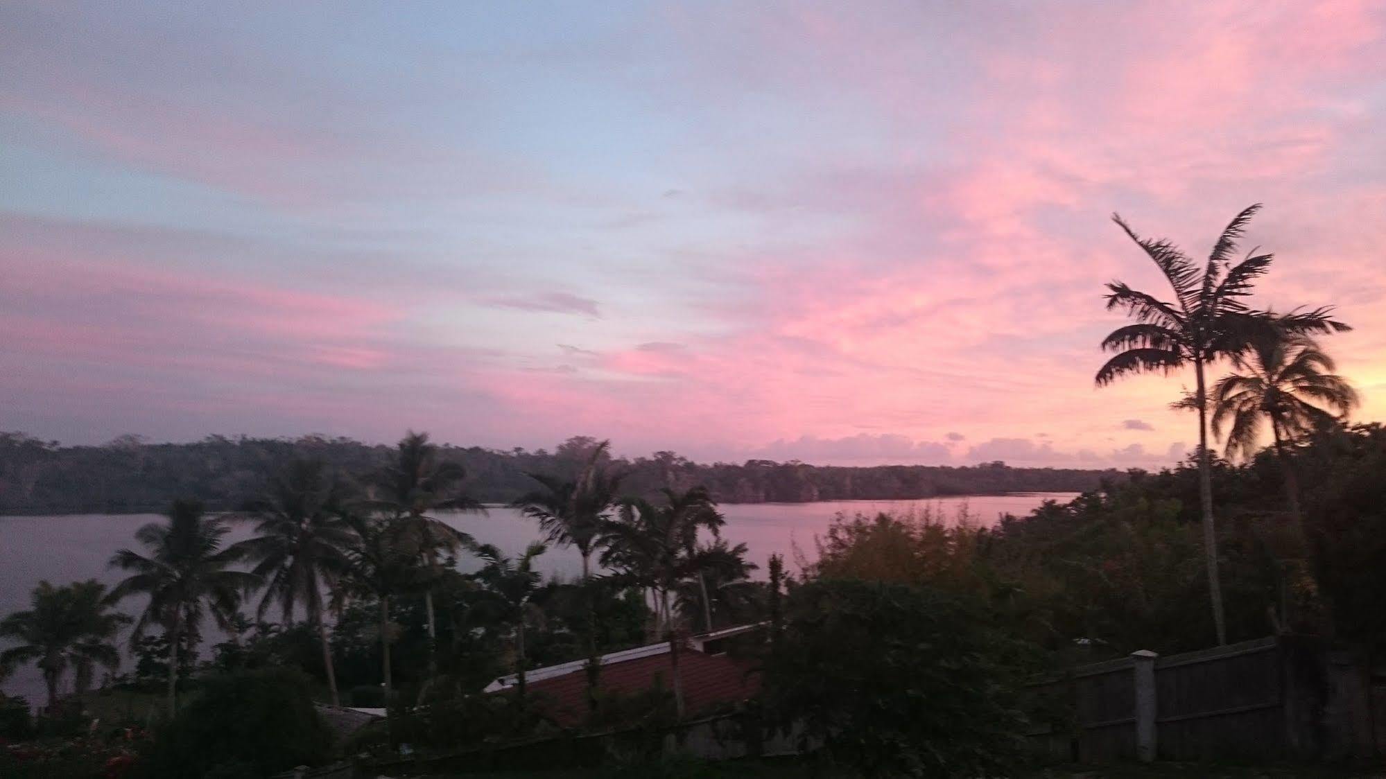 Retreat Seaside Hostel Port Vila Exterior photo